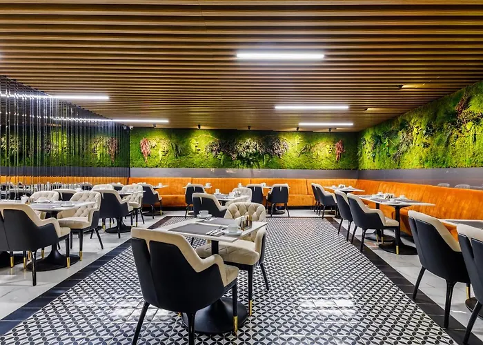 מלון Euro Design 4*