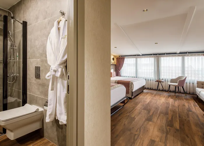 מלון Euro Design 4*