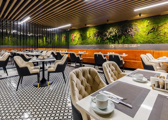 מלון Euro Design 4*